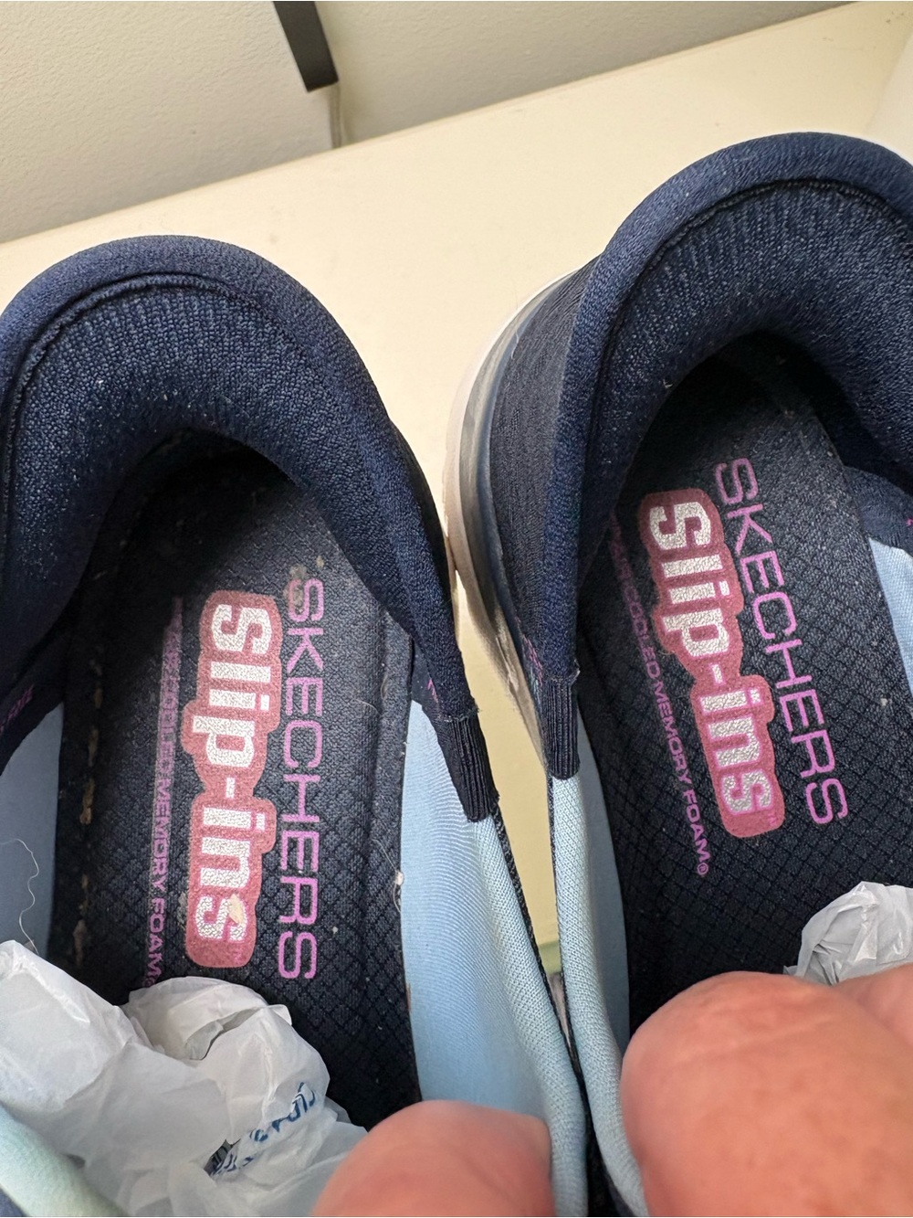 Skechers Slip-in Summits Dazzling Haze Sneaker. Size 7.5. - Picture 4 of 15